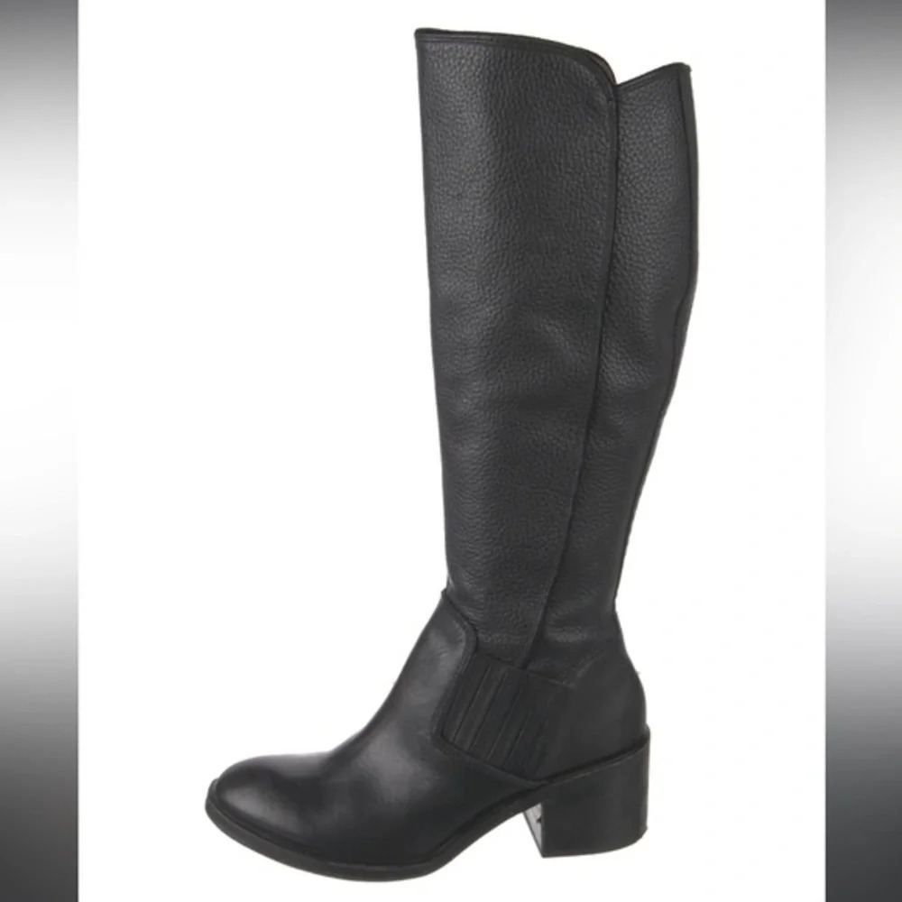 Donald J Pilner knee high pebbled black genuine leather boots size 9.5 medium